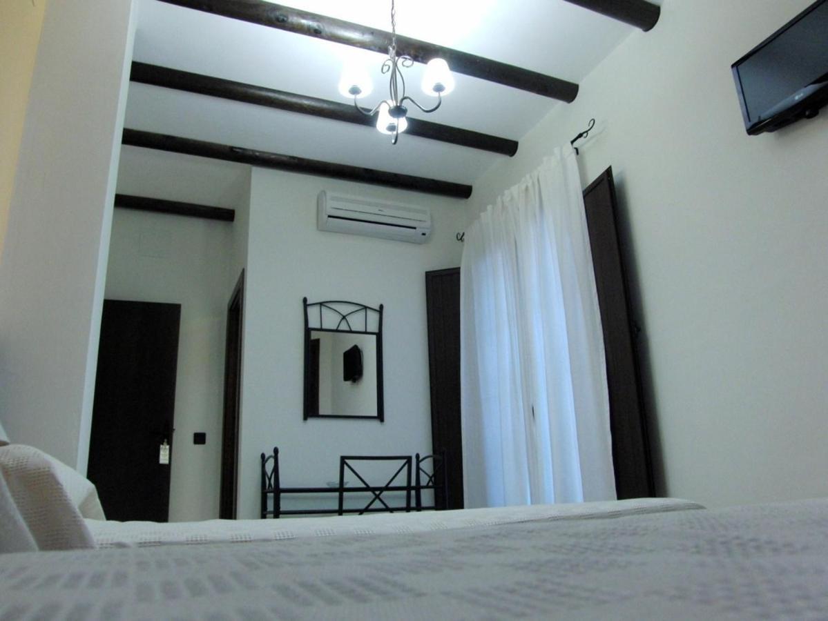 Hotel El Romeral 알마덴 데 라 플라타 객실 사진